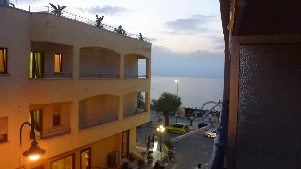 شقة Sea Star تْشيفالو الغرفة الصورة